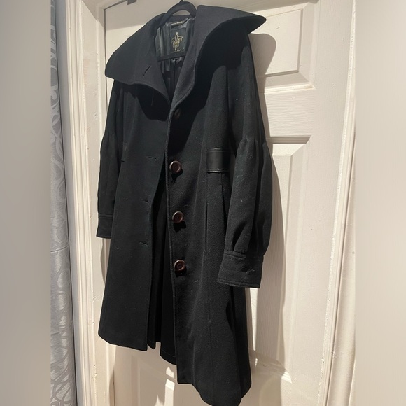 Mackage like new black coat - Picture 3 of 10